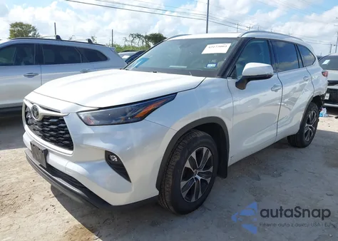 2022 Toyota Highlander Xle из США, поврежденный, VIN 5TDGZRAHXNS099010